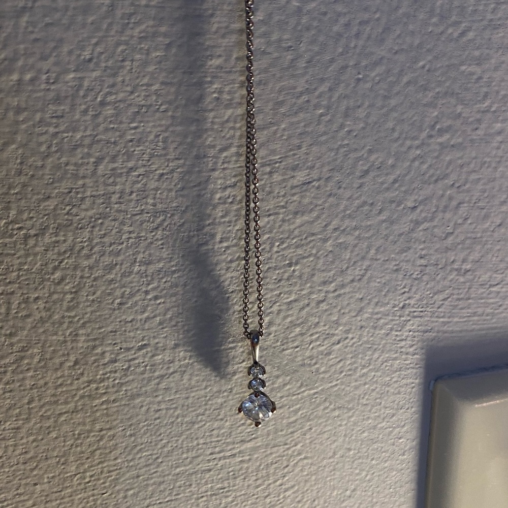 Couple long necklaces and short necklaces - Picture 9 of 10